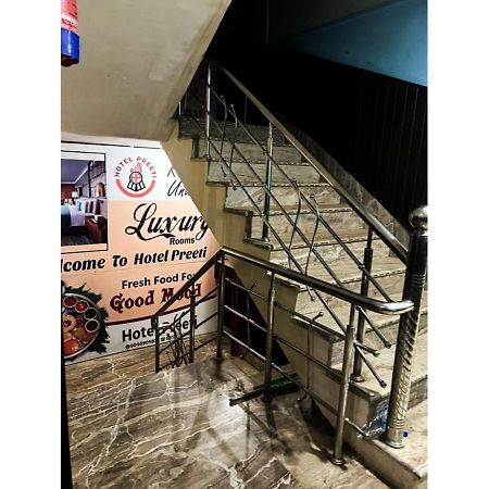Hotel Preeti,Lalitpur Buitenkant foto