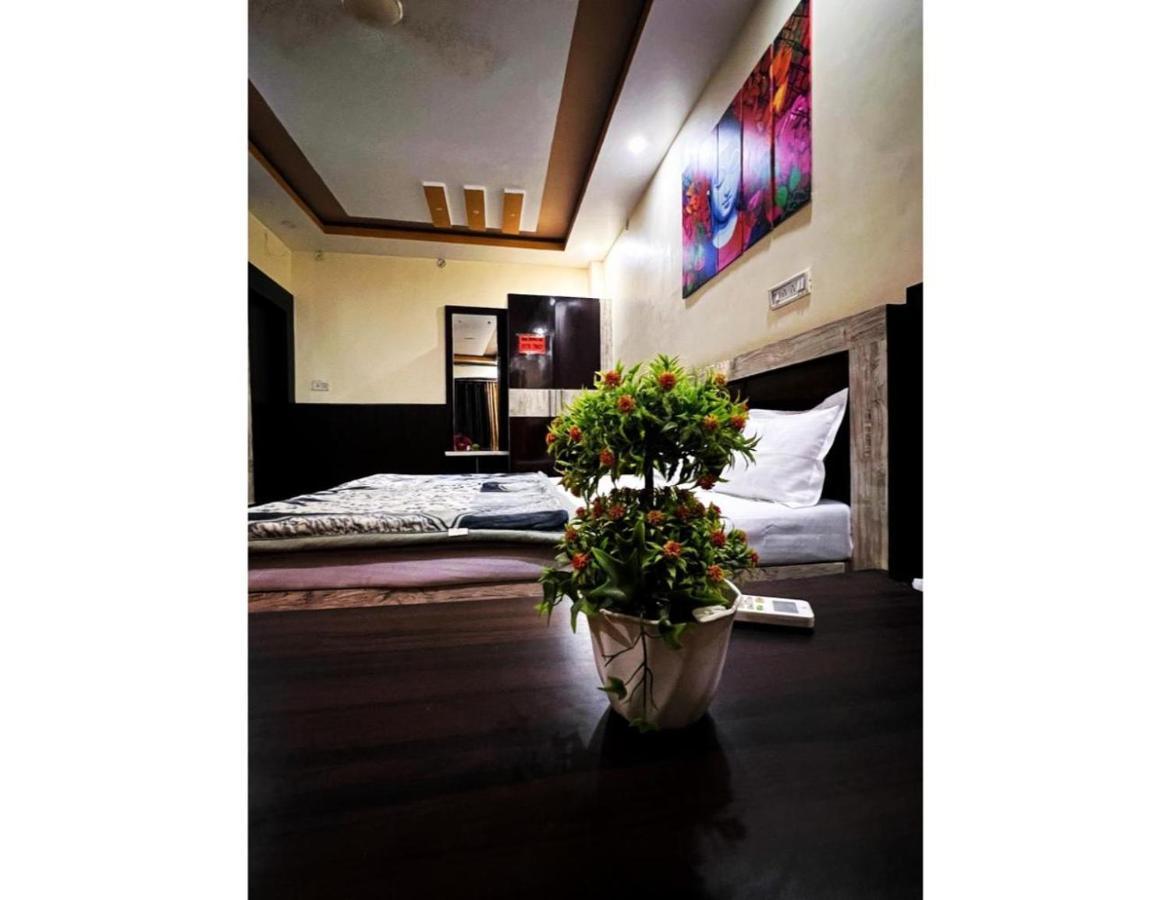 Hotel Preeti,Lalitpur Buitenkant foto