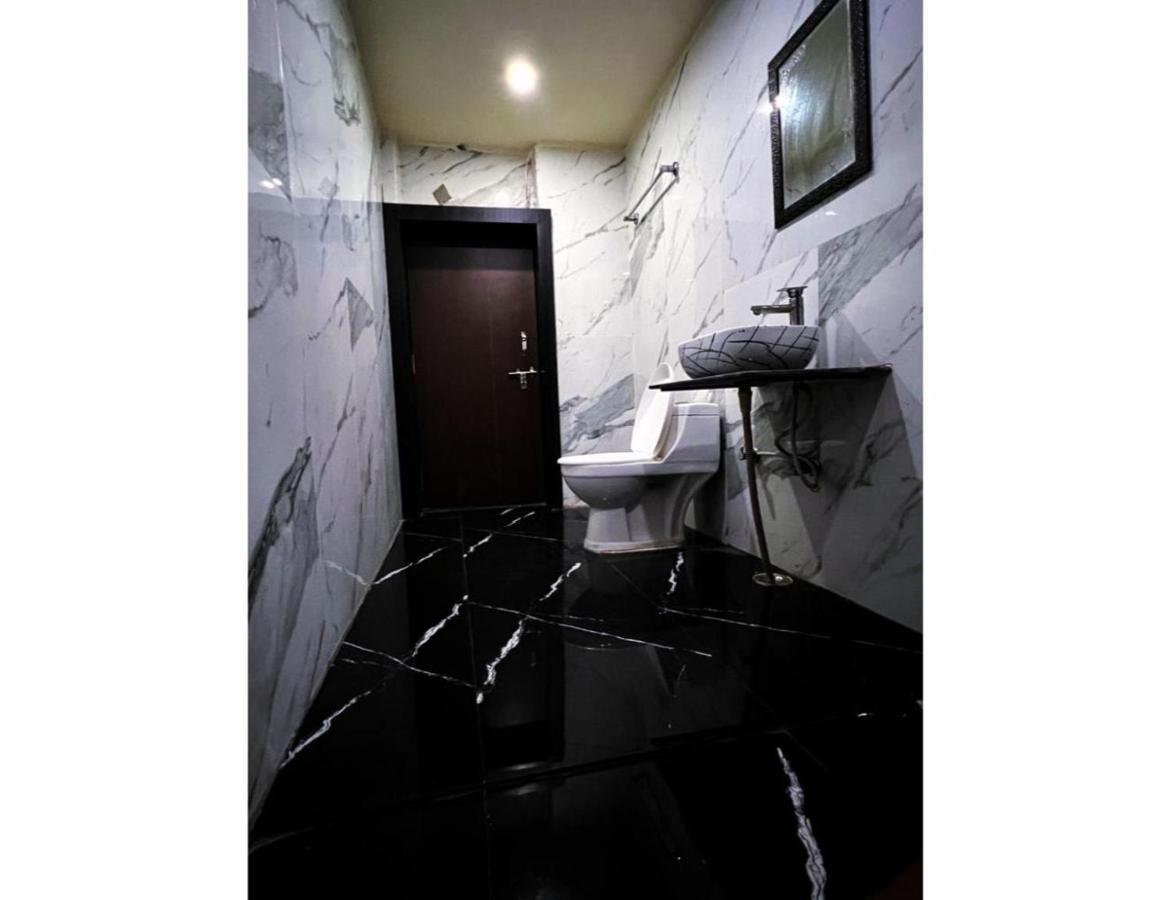 Hotel Preeti,Lalitpur Buitenkant foto